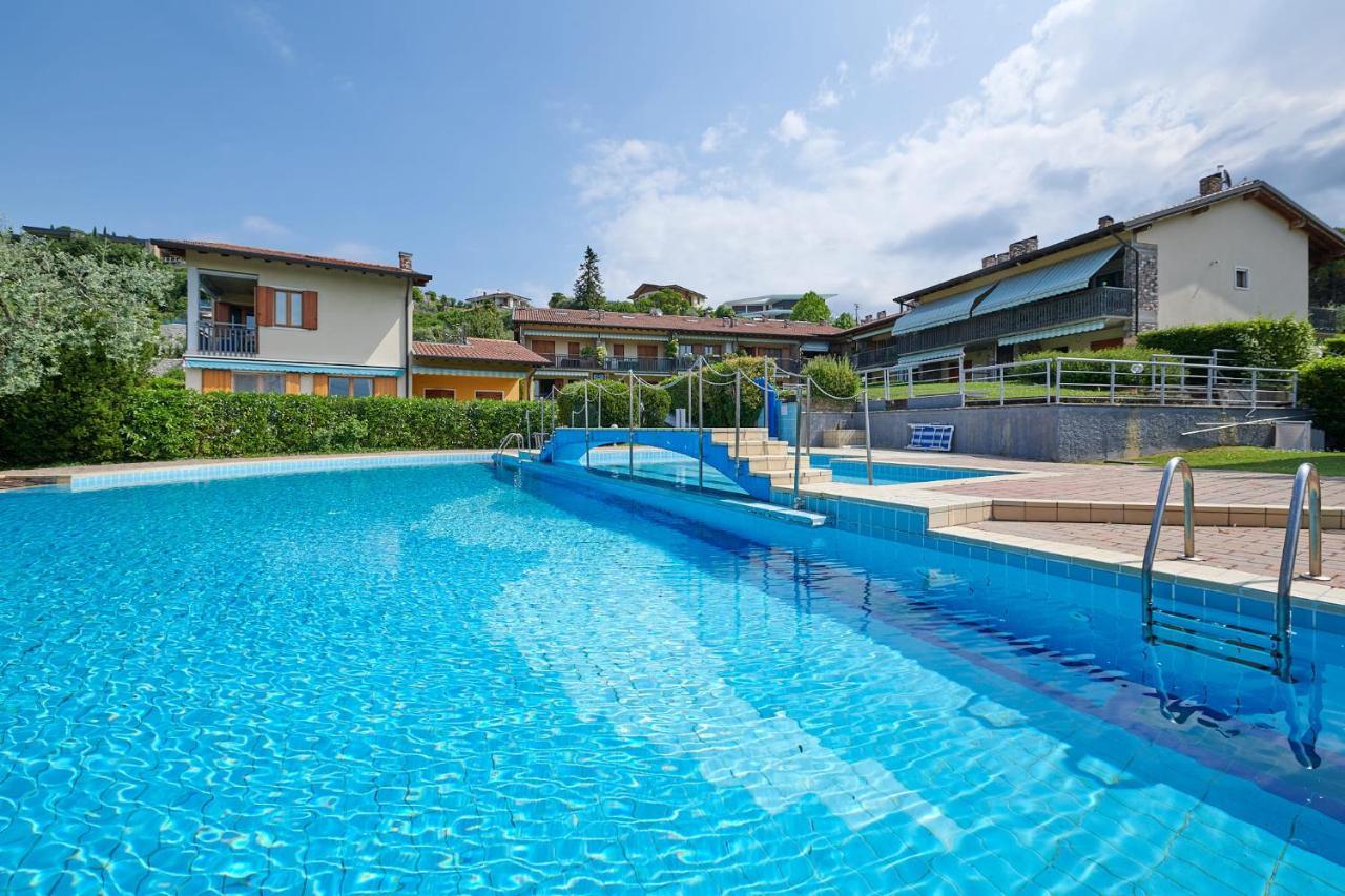 Apartmentsgarda - Baia D'Argento Residence كوسترمانو المظهر الخارجي الصورة